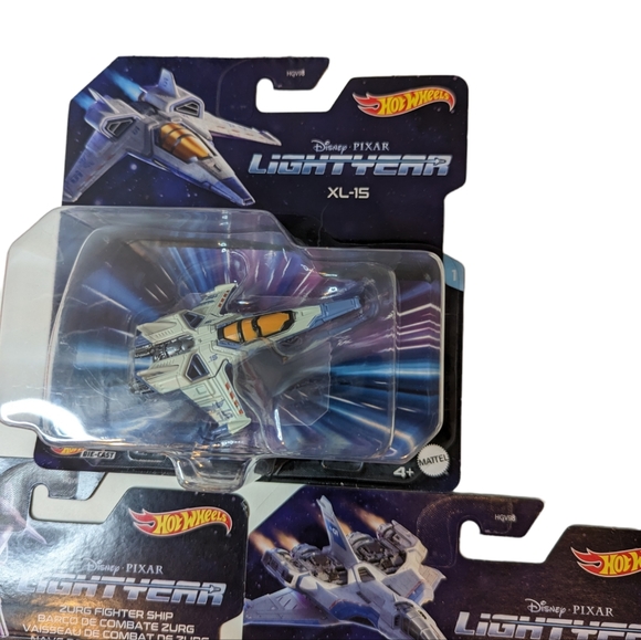 Hot Wheels die-cast Pixar Lightyear Fleet Starship 3pc set. - Picture 4 of 7